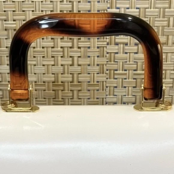 🌟HP🌟VTG 1970s-80s White Vinyl Structured Bag with Acrylic Tortoise Handle Chain - Picture 3 of 16